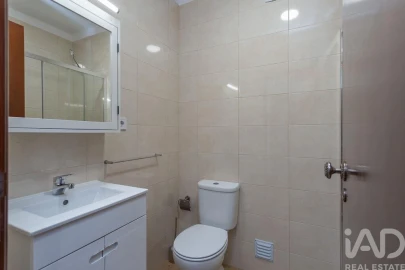 Apartamento T2 para Arrendamento em Algés, Linda-A-Velha e Cruz Quebrada-Dafundo