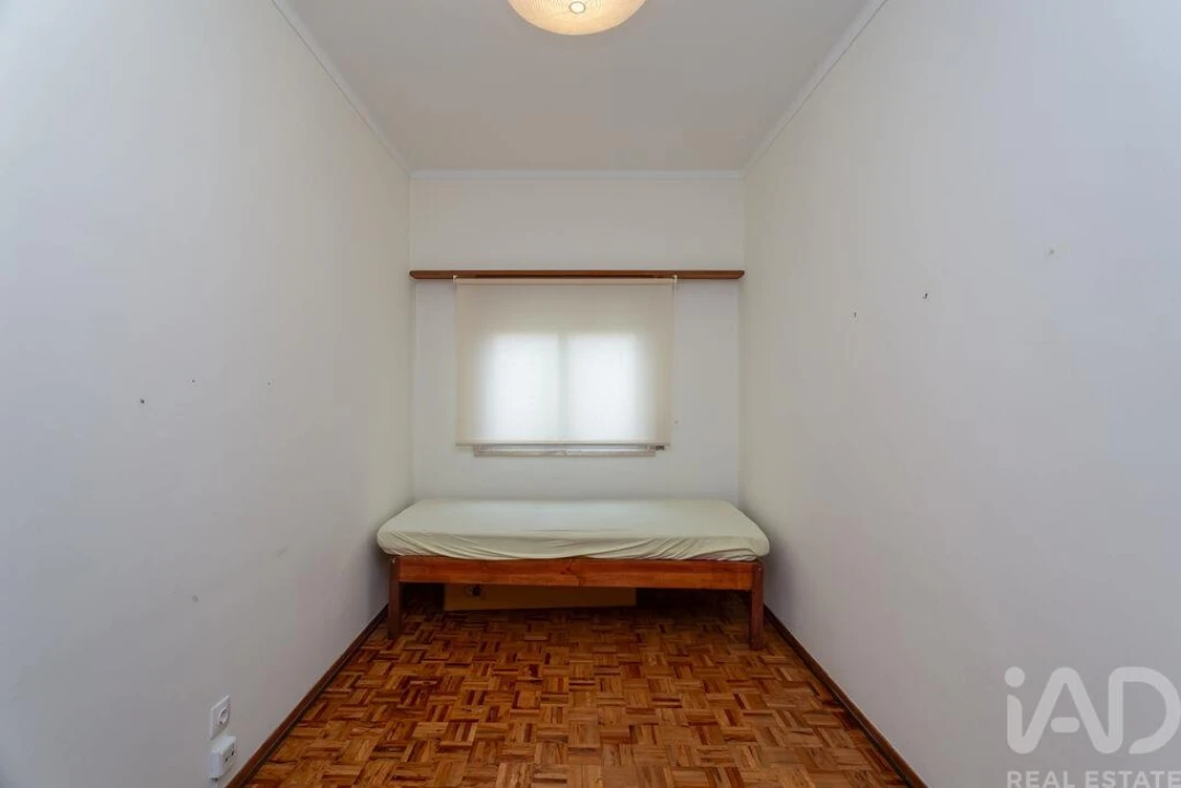 Apartamento T2 para Arrendamento em Algés, Linda-A-Velha e Cruz Quebrada-Dafundo Foto 8