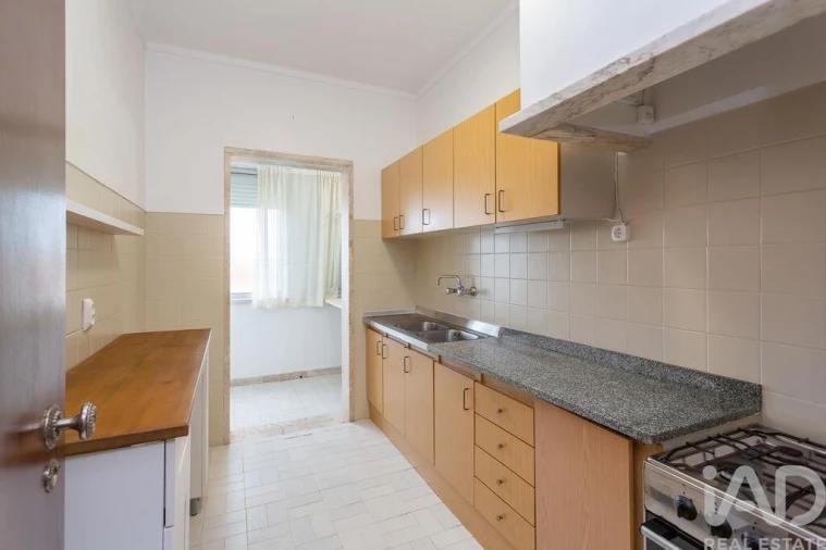 Apartamento T2 para Arrendamento em Algés, Linda-A-Velha e Cruz Quebrada-Dafundo Foto 11