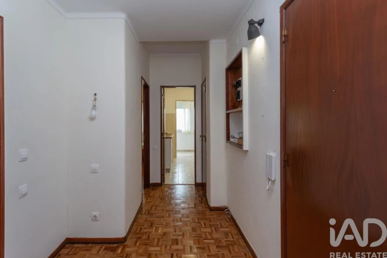 Apartamento T2 para Arrendamento em Algés, Linda-A-Velha e Cruz Quebrada-Dafundo Foto 16