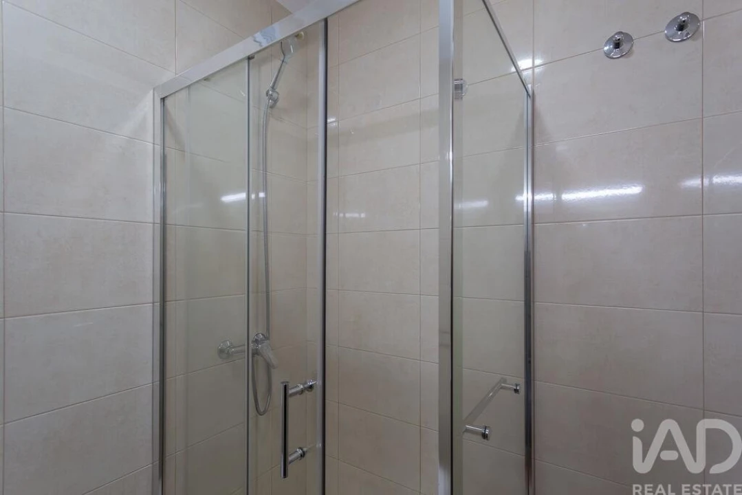 Apartamento T2 para Arrendamento em Algés, Linda-A-Velha e Cruz Quebrada-Dafundo Foto 7