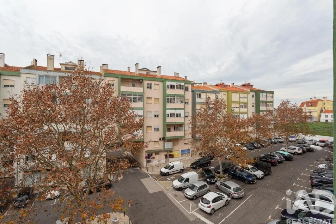 Apartamento T2 para Arrendamento em Algés, Linda-A-Velha e Cruz Quebrada-Dafundo Foto 18