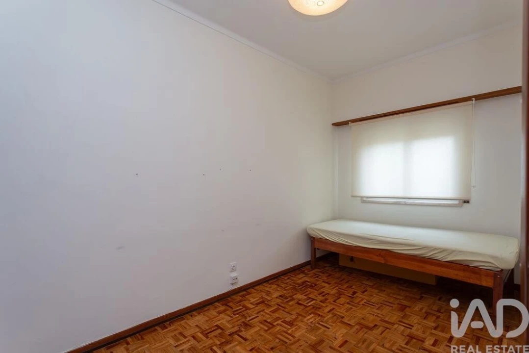Apartamento T2 para Arrendamento em Algés, Linda-A-Velha e Cruz Quebrada-Dafundo Foto 10