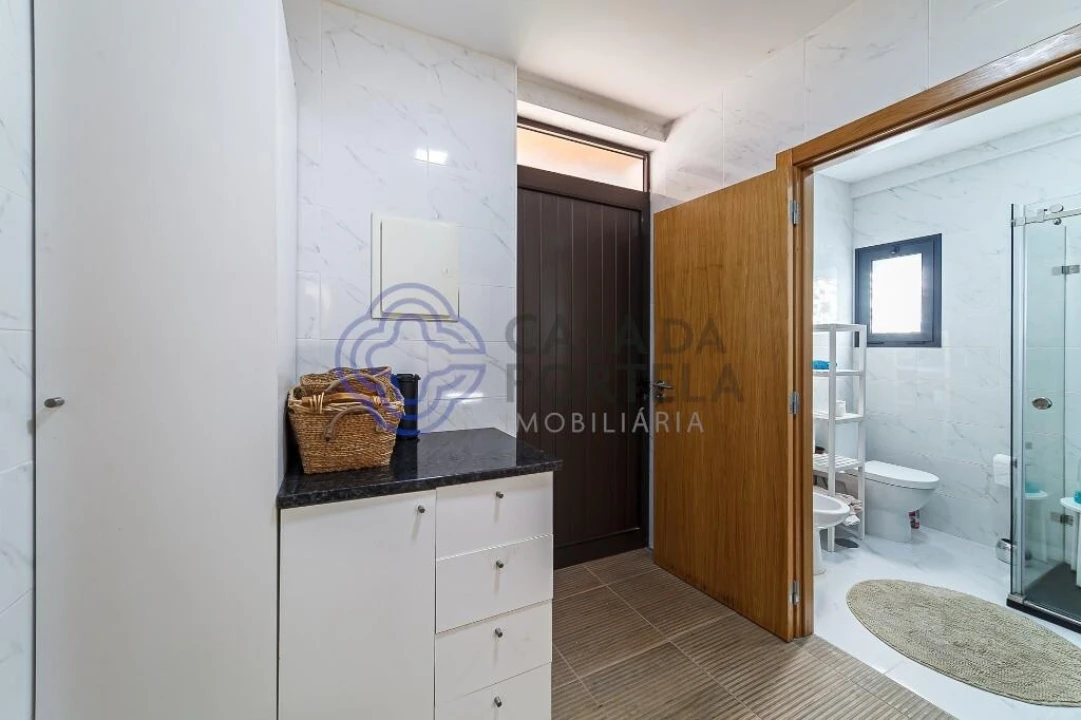 Moradia T5 para Venda em Varzea Foto 44