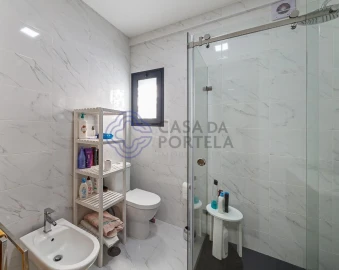 Moradia T5 para Venda em Varzea
