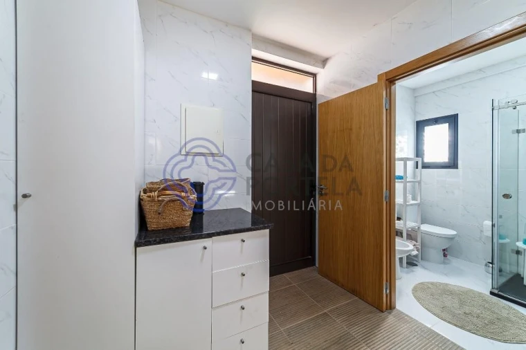Moradia T5 para Venda em Varzea Foto 44