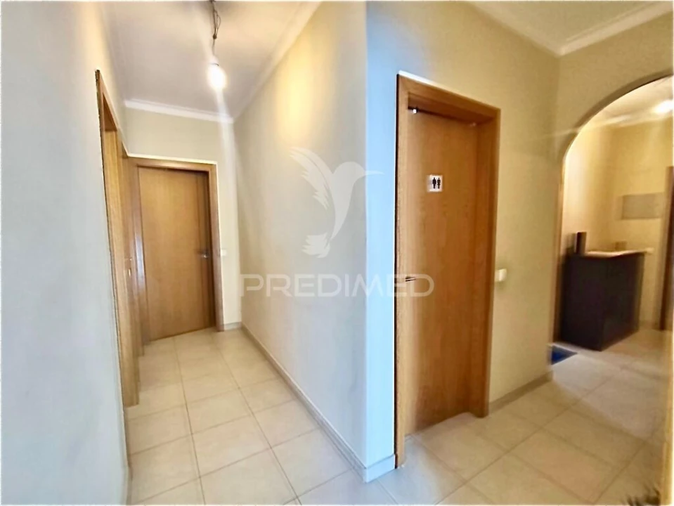 Apartamento T4 para Venda em Portimão Foto 3