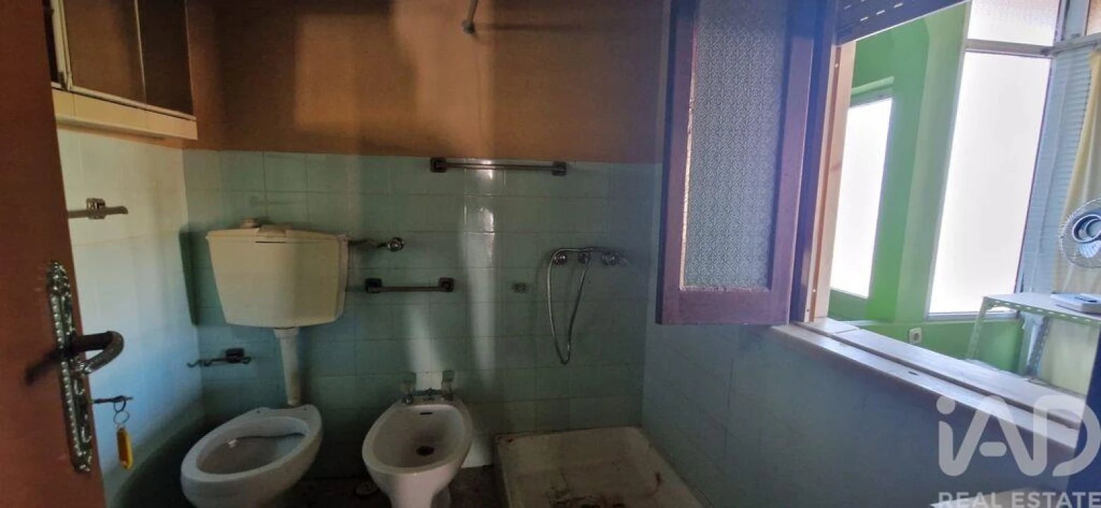 Moradia T5 para Venda em Santo Isidoro Foto 9