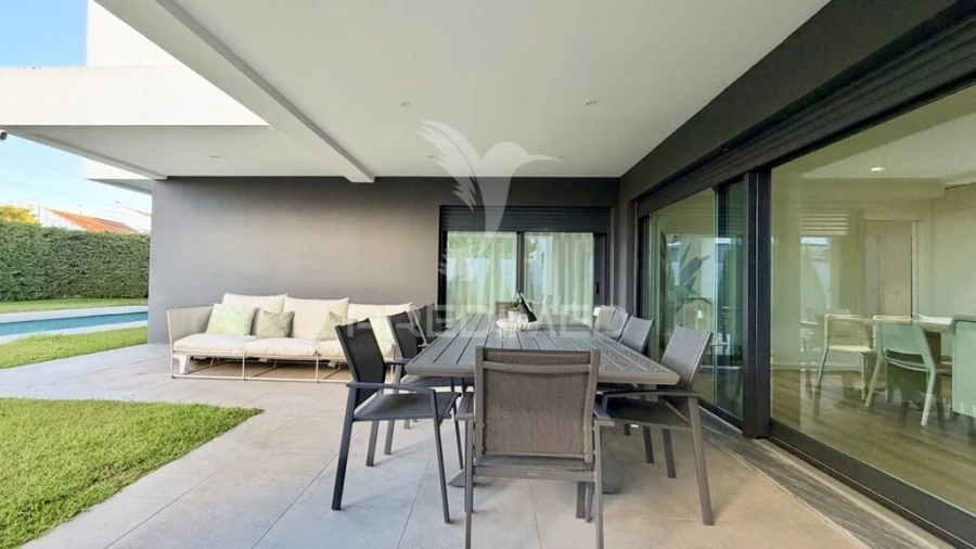 Moradia T5 para Venda em Alhos Vedros Foto 15