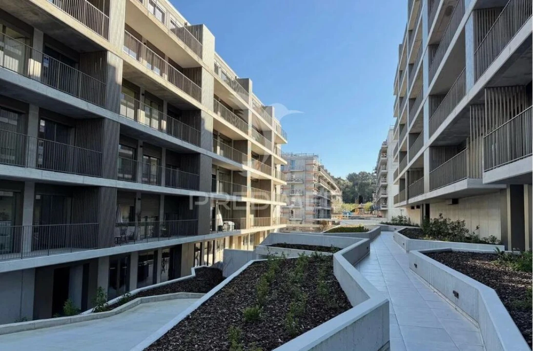 Apartamento T2 para Venda em Oliveira do Douro Foto 1