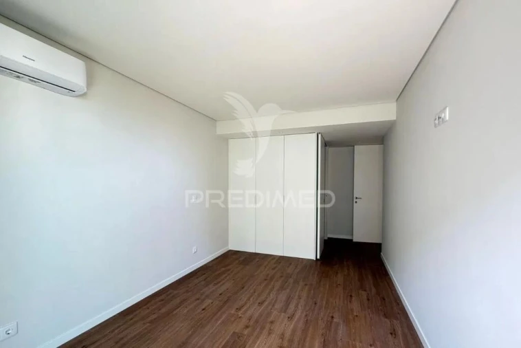 Apartamento T2 para Venda em Oliveira do Douro Foto 2