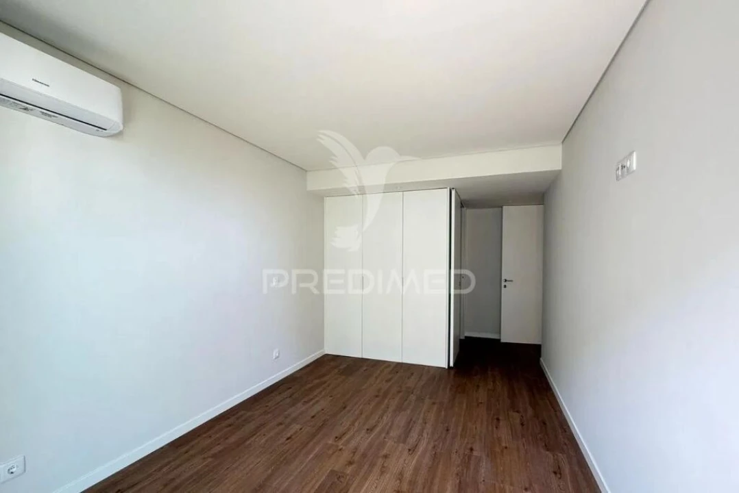 Apartamento T2 para Venda em Oliveira do Douro Foto 2