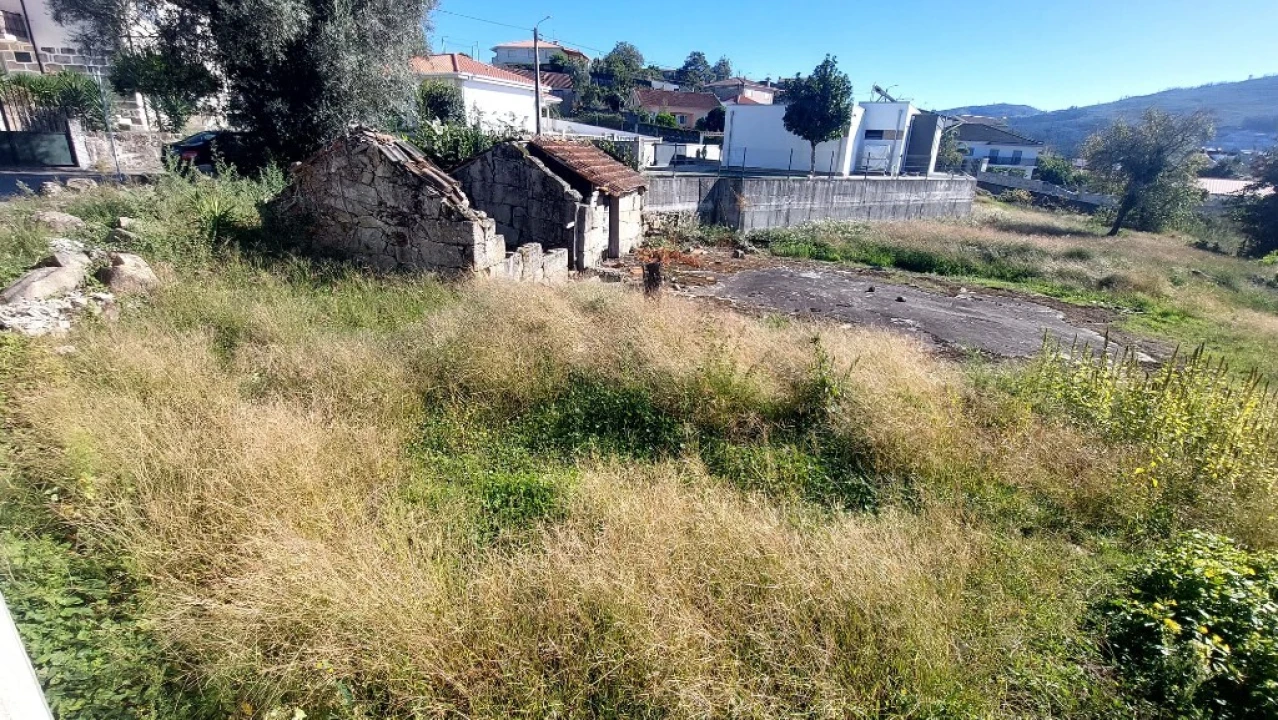 Terreno para Venda em Briteiros Santo Estêvão e Donim Foto 3