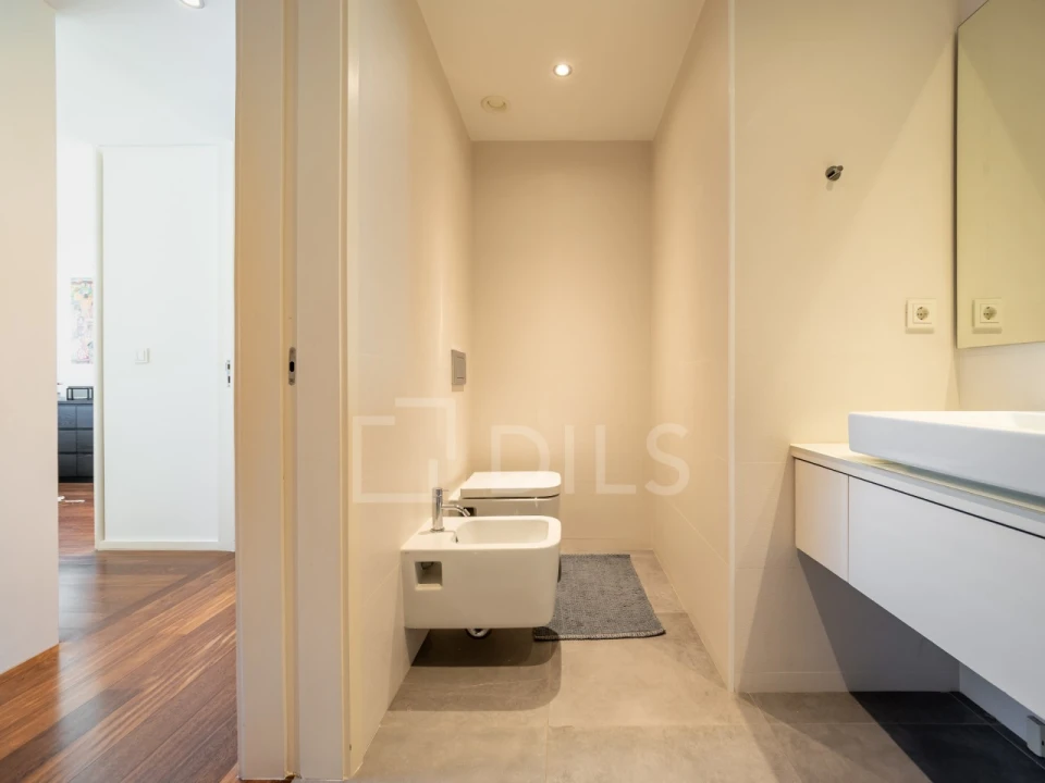 Apartamento T6 para Venda em Lordelo do Ouro e Massarelos Foto 30