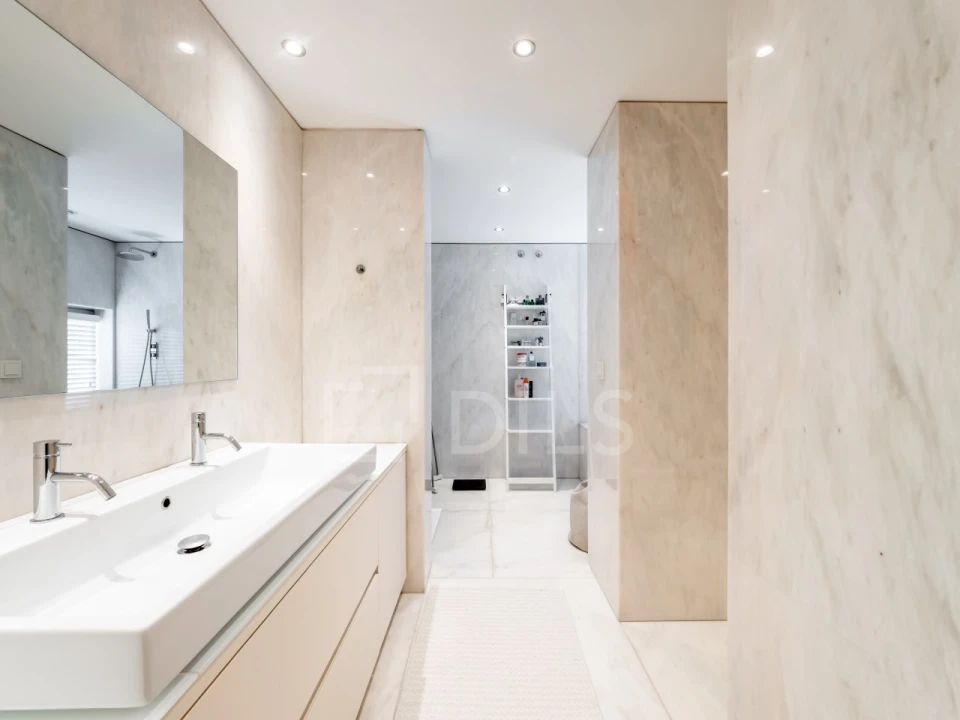 Apartamento T6 para Venda em Lordelo do Ouro e Massarelos Foto 23