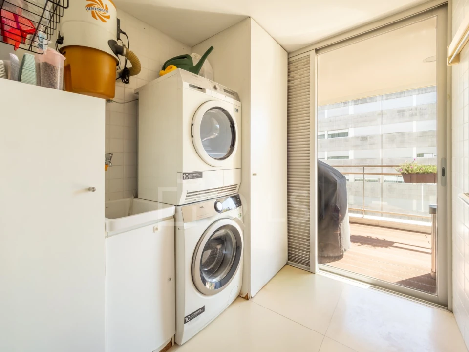 Apartamento T6 para Venda em Lordelo do Ouro e Massarelos Foto 40