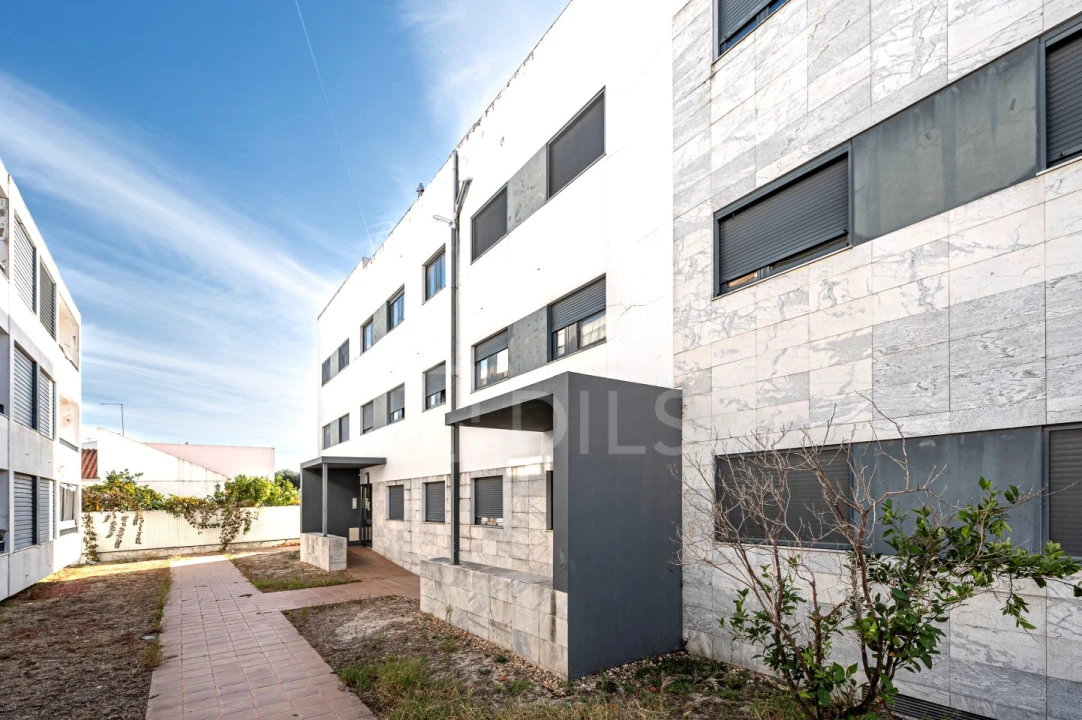 Apartamento T1 para Venda em Santa Maria do Castelo e Santiago e Santa Susana Foto 21