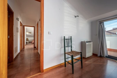 Apartamento T1 para Venda em Santa Maria do Castelo e Santiago e Santa Susana