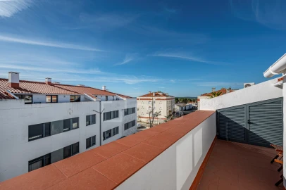 Apartamento T1 para Venda em Santa Maria do Castelo e Santiago e Santa Susana