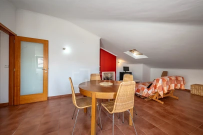 Apartamento T1 para Venda em Santa Maria do Castelo e Santiago e Santa Susana