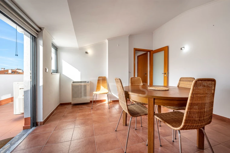 Apartamento T1 para Venda em Santa Maria do Castelo e Santiago e Santa Susana Foto 4