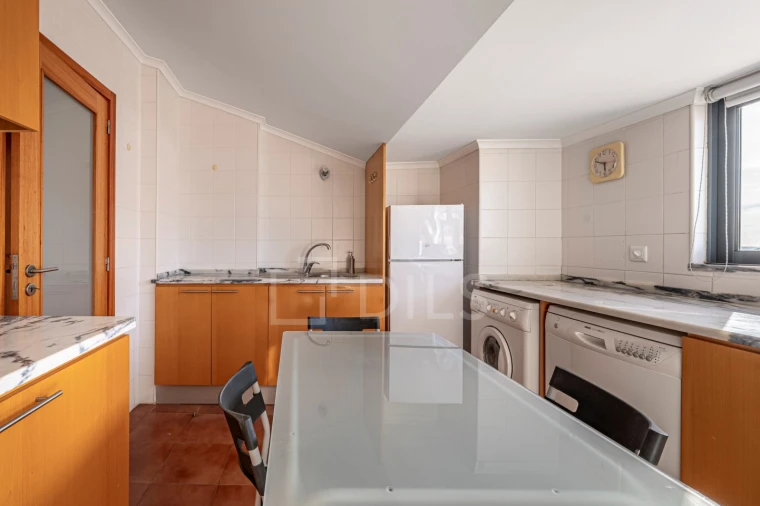 Apartamento T1 para Venda em Santa Maria do Castelo e Santiago e Santa Susana Foto 20