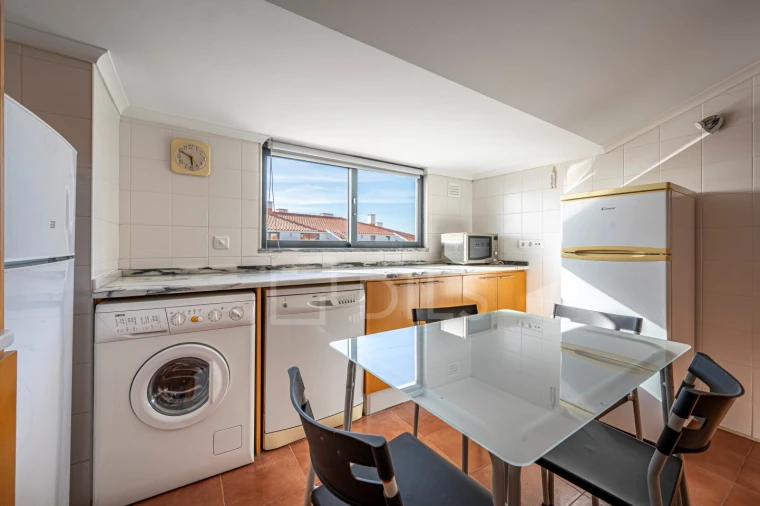 Apartamento T1 para Venda em Santa Maria do Castelo e Santiago e Santa Susana Foto 6