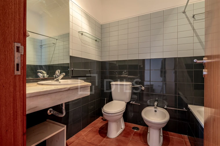Apartamento T1 para Venda em Santa Maria do Castelo e Santiago e Santa Susana Foto 10