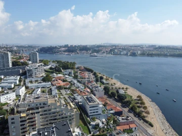 Moradia T3 para Arrendamento em Aldoar, Foz do Douro e Nevogilde
