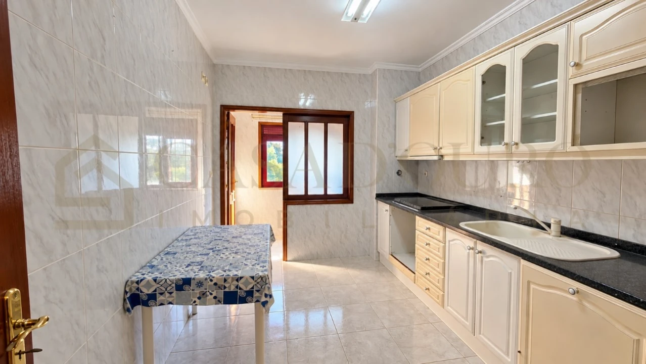 Apartamento T2 para Venda em Rio Tinto Foto 3