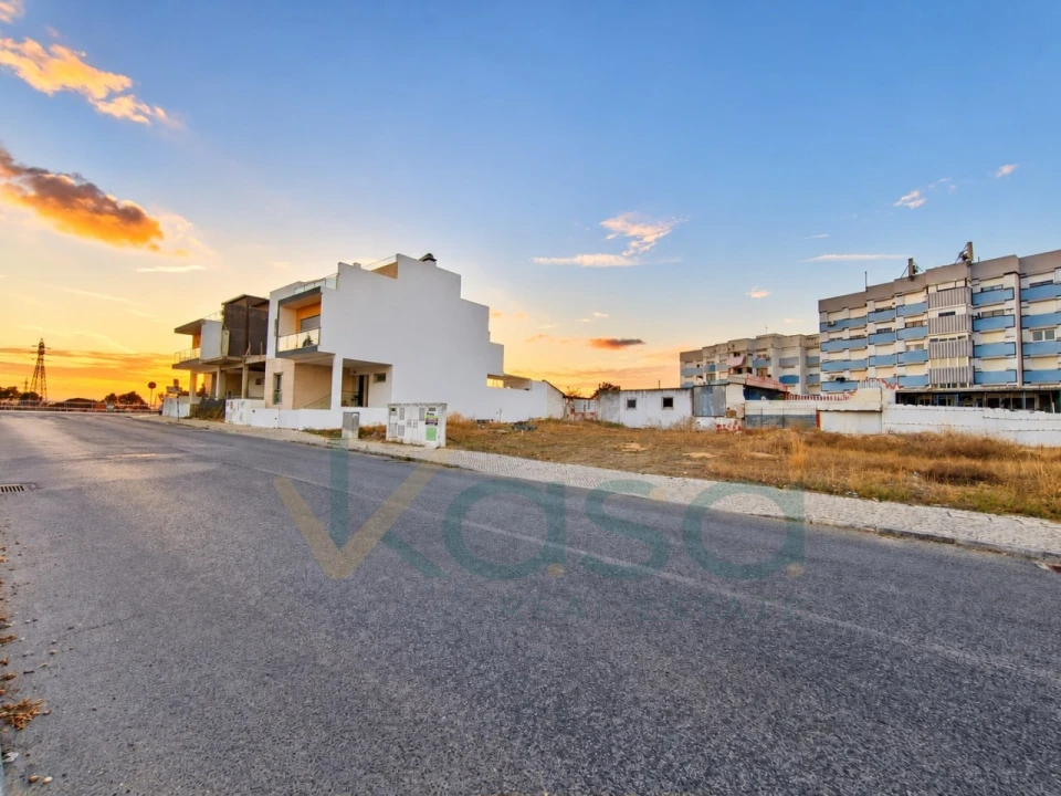 Terreno para Venda em Santo Antonio da Charneca Foto 5