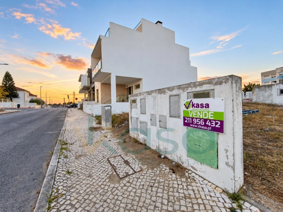 Terreno para Venda em Santo Antonio da Charneca Foto 1