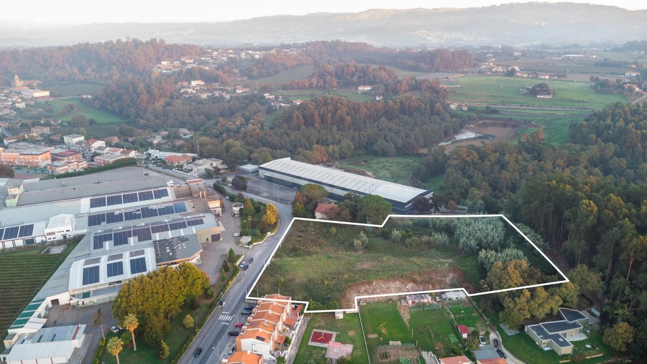 Terreno para Venda em Avidos e Lagoa Foto 2