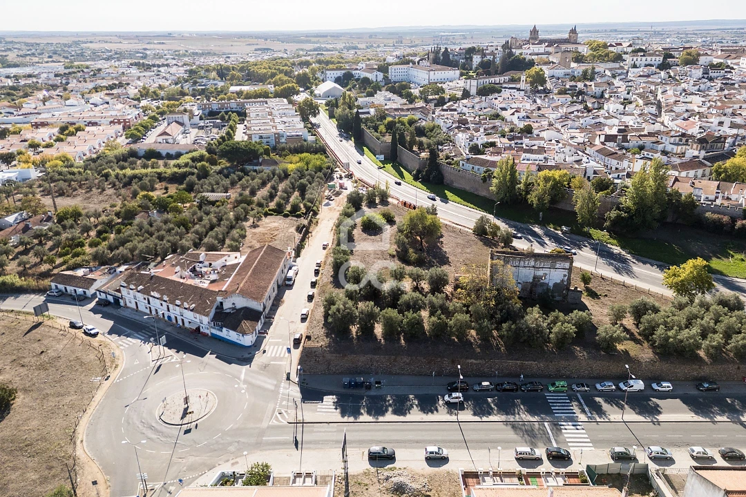 Moradia T1 para Venda em Bacelo e Senhora da Saúde Foto 32