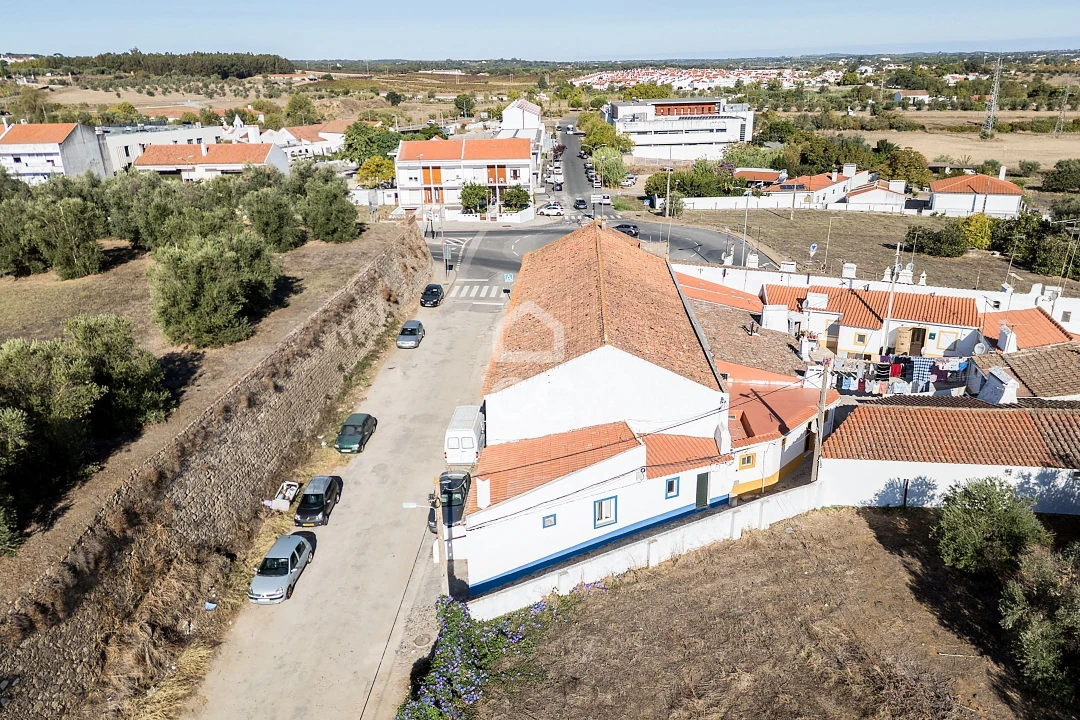 Moradia T1 para Venda em Bacelo e Senhora da Saúde Foto 22