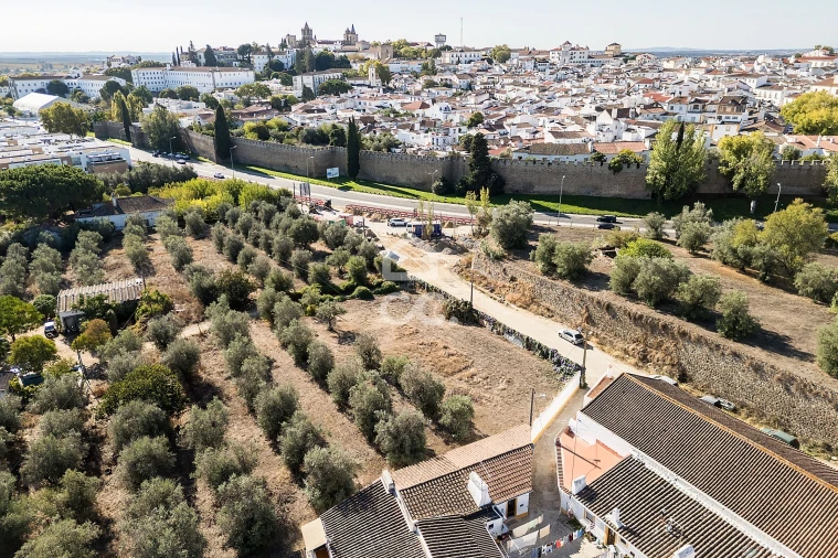 Moradia T1 para Venda em Bacelo e Senhora da Saúde Foto 25