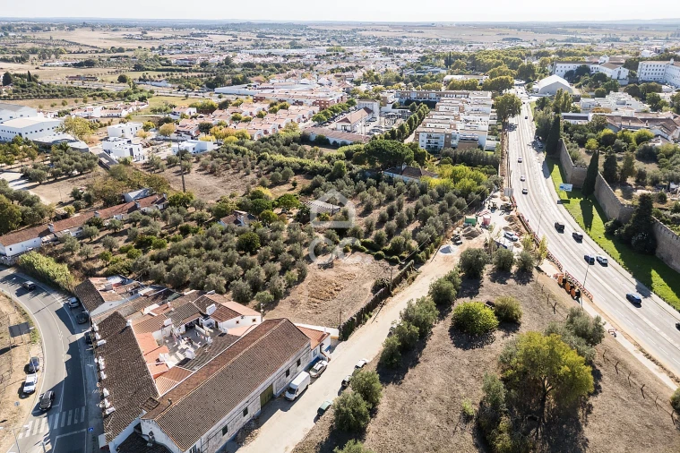 Moradia T1 para Venda em Bacelo e Senhora da Saúde Foto 31