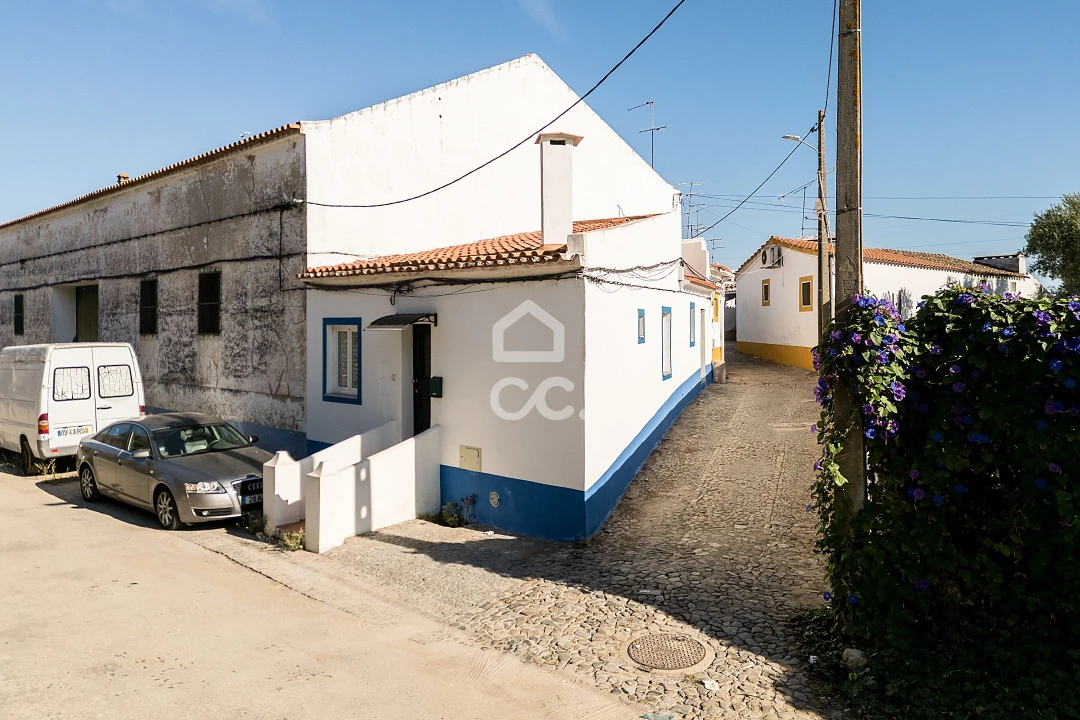 Moradia T1 para Venda em Bacelo e Senhora da Saúde Foto 2