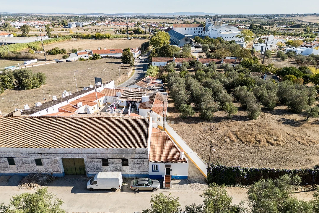 Moradia T1 para Venda em Bacelo e Senhora da Saúde Foto 26