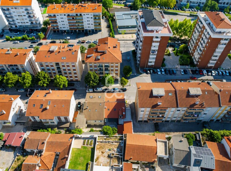 Apartamento T3 para Venda em Santo Antonio dos Olivais Foto 38