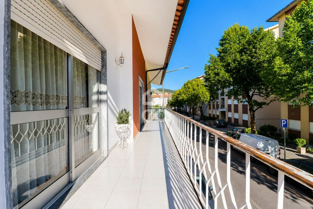 Apartamento T3 para Venda em Santo Antonio dos Olivais Foto 32