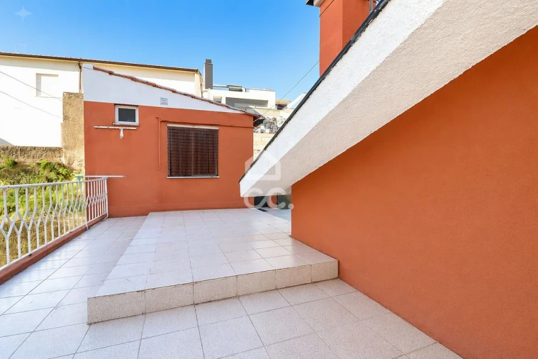 Apartamento T3 para Venda em Santo Antonio dos Olivais Foto 26