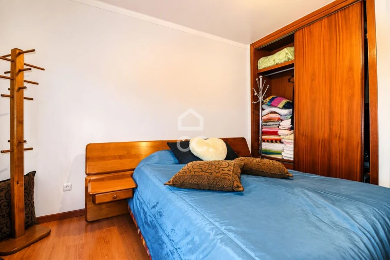 Apartamento T3 para Venda em Santo Antonio dos Olivais Foto 14