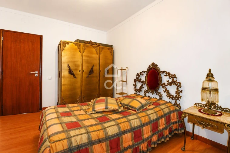 Apartamento T3 para Venda em Santo Antonio dos Olivais Foto 12