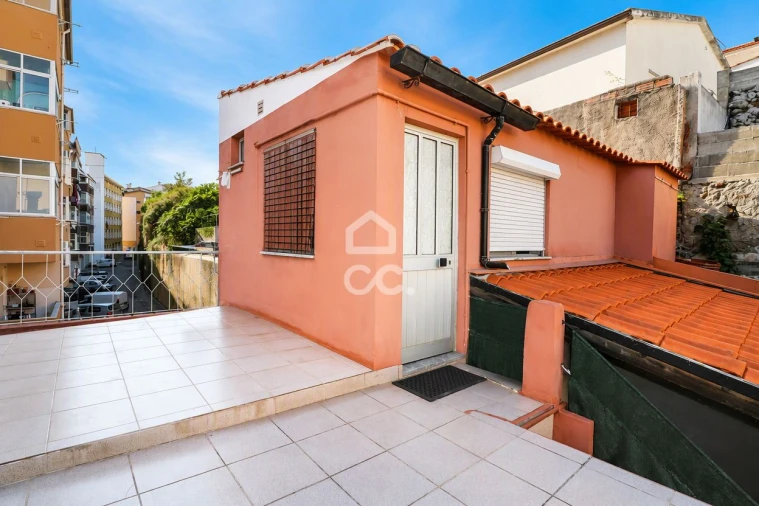 Apartamento T3 para Venda em Santo Antonio dos Olivais Foto 27