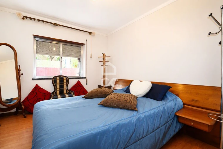 Apartamento T3 para Venda em Santo Antonio dos Olivais Foto 13