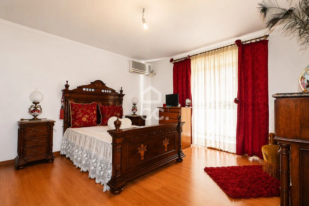 Apartamento T3 para Venda em Santo Antonio dos Olivais Foto 9