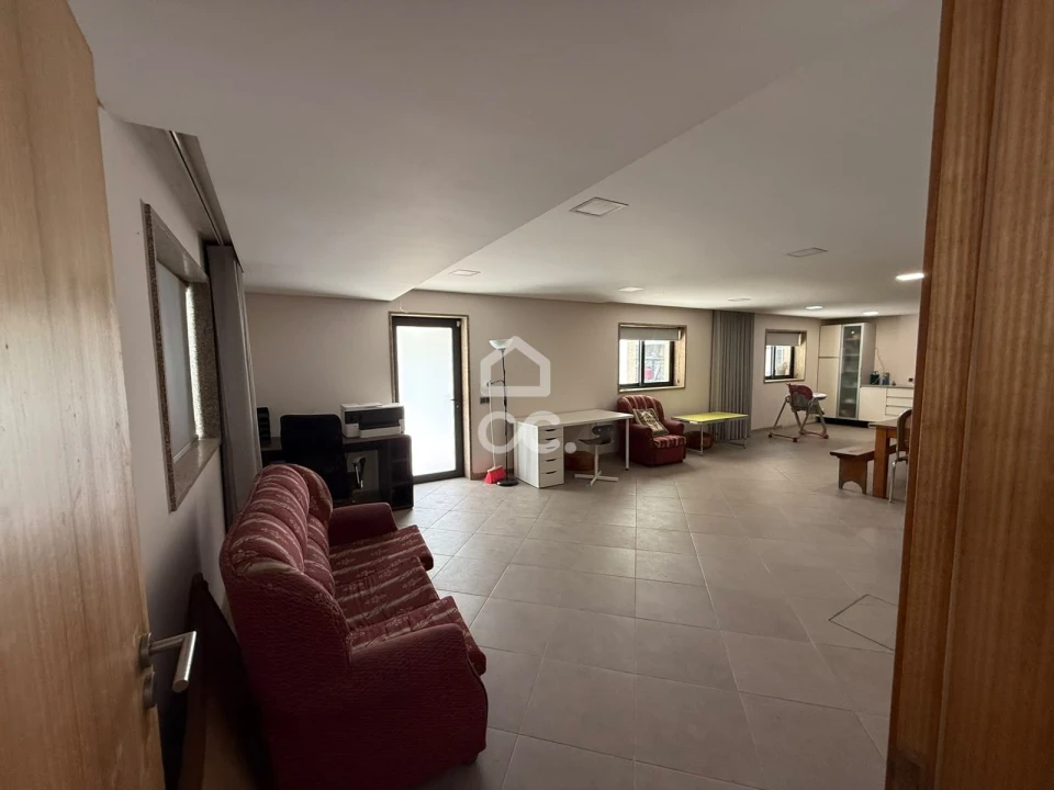 Moradia T3 para Venda em Airães Foto 4