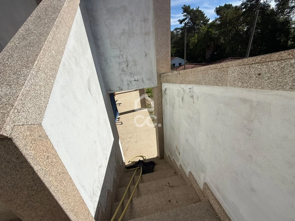 Moradia T3 para Venda em Airães Foto 32