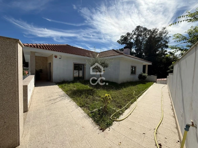 Moradia T3 para Venda em Airães Foto 2